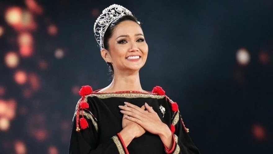 H’Hen Nie honoured as Vietnam's Queen of the Runway